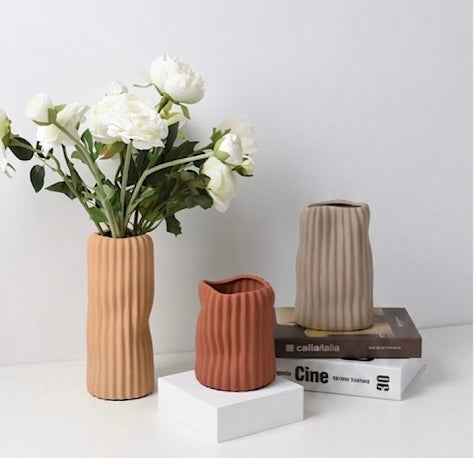 Morandi Line Set of 3 Vases